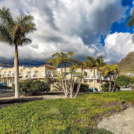 Townhouse Fanabe 35oas2 Guest house *