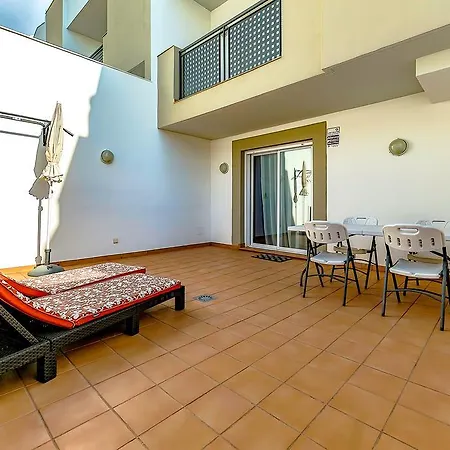 Townhouse Fanabe 35oas2 أذيخي