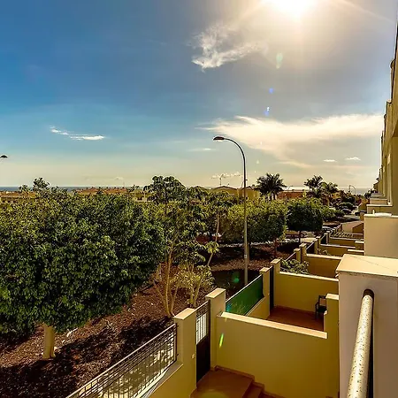 Townhouse Fanabe 35oas2 أذيخي