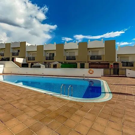 Townhouse Fanabe 35oas2 * أذيخي